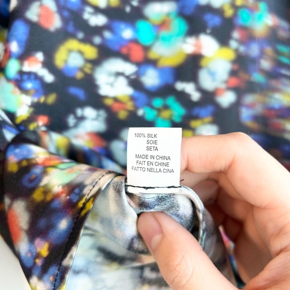 Halston Heritage, 100% silk blouse, size 6 - Picture 5 of 5